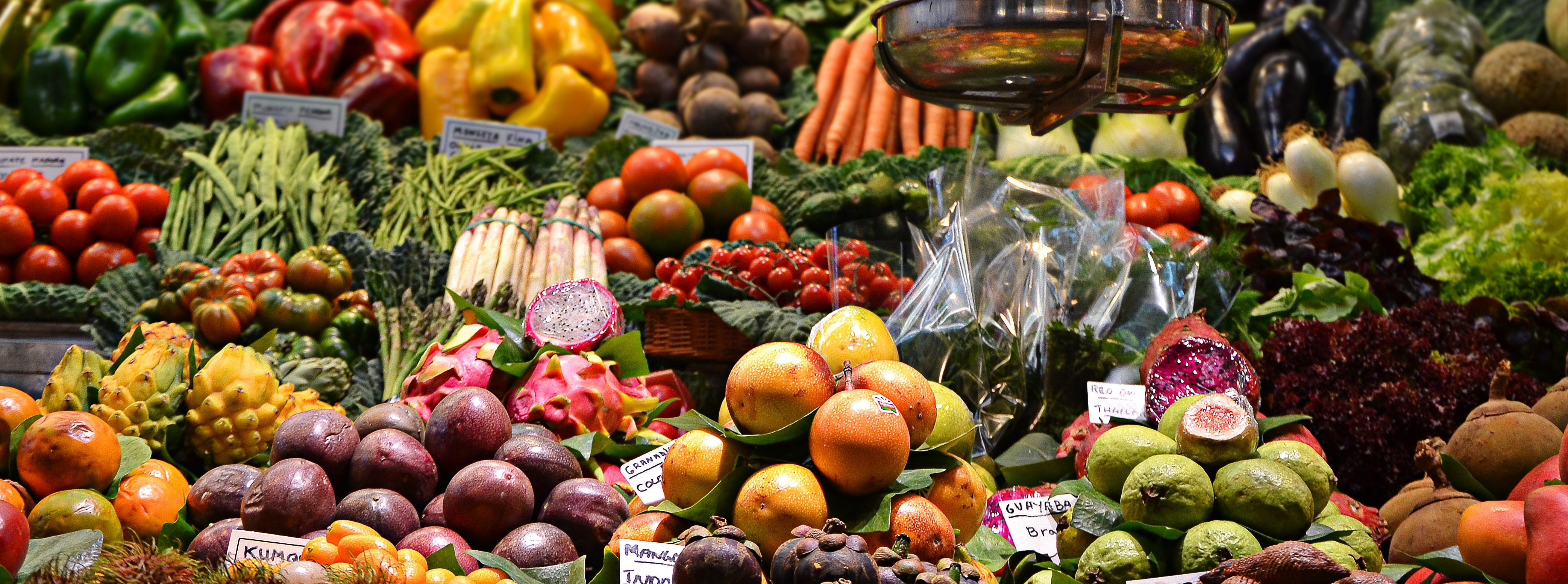 Dlaczego warto jeść warzywa i owoce sezonowe