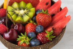 czy owoce można jeść ze skórą