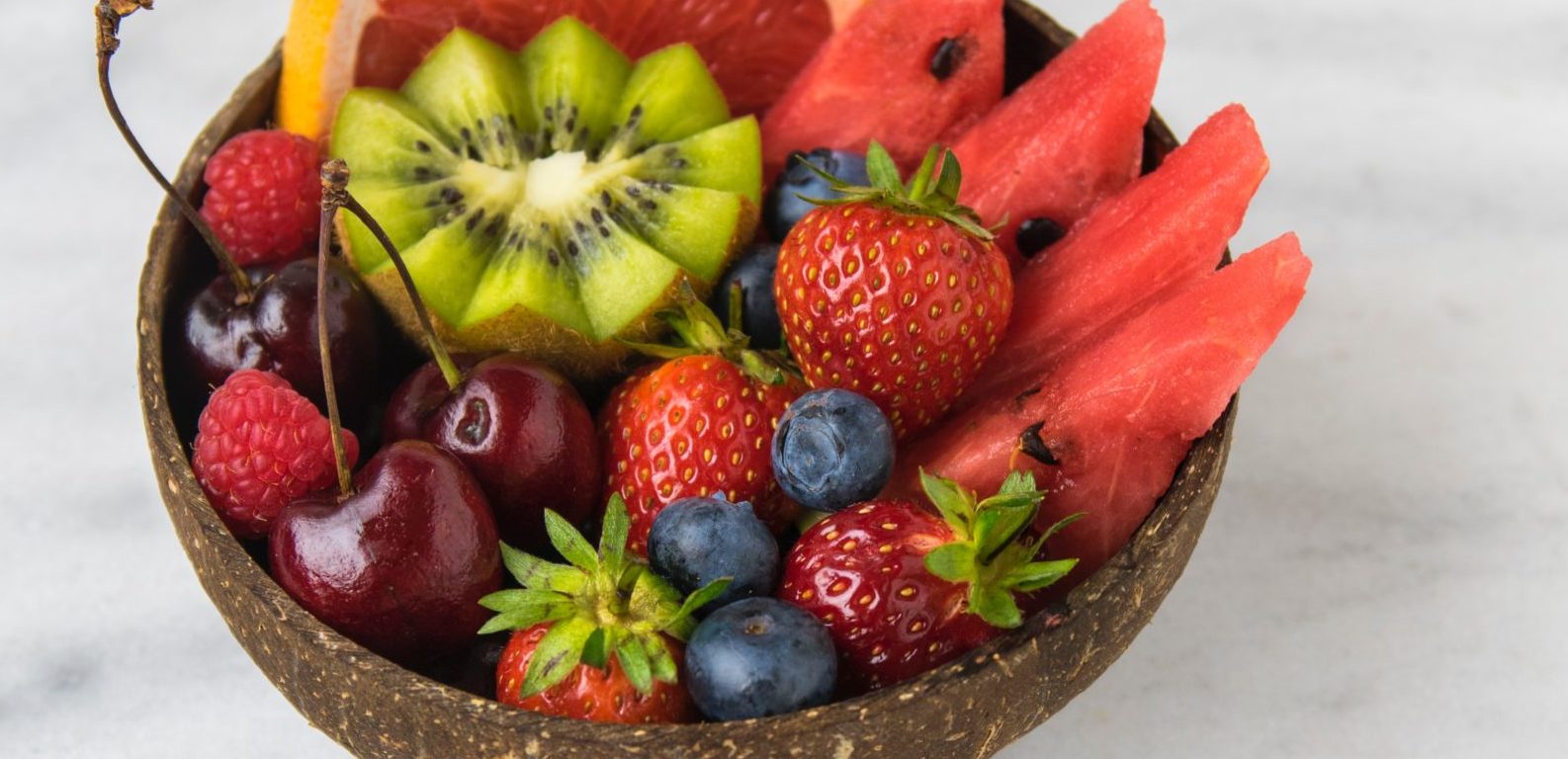 czy owoce można jeść ze skórą