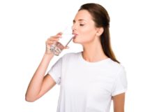 ile wody dziennie pić?