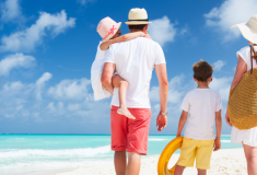 Wakacyjna apteczka - lista rzeczy niezbędnych w podróży